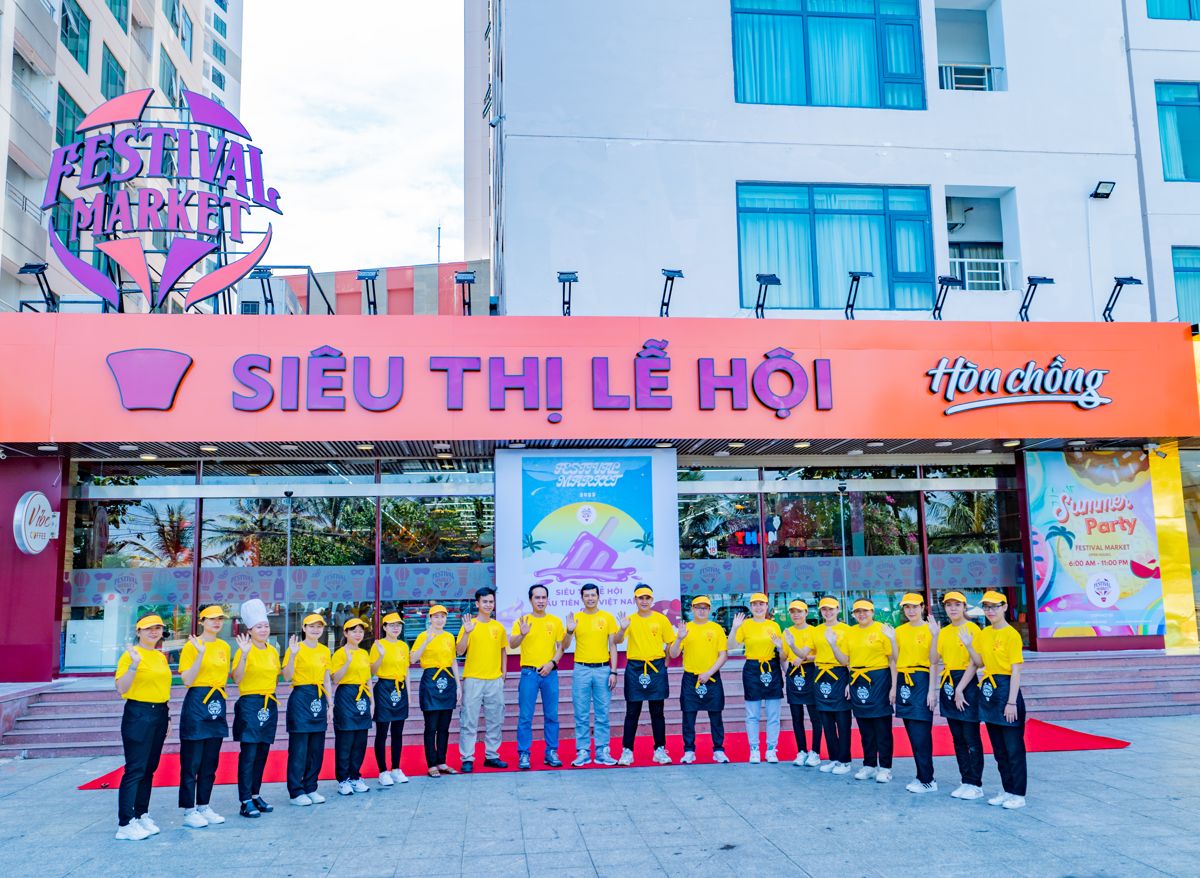 Mặt tiền Siêu Thị Lễ Hội Hòn Chồng